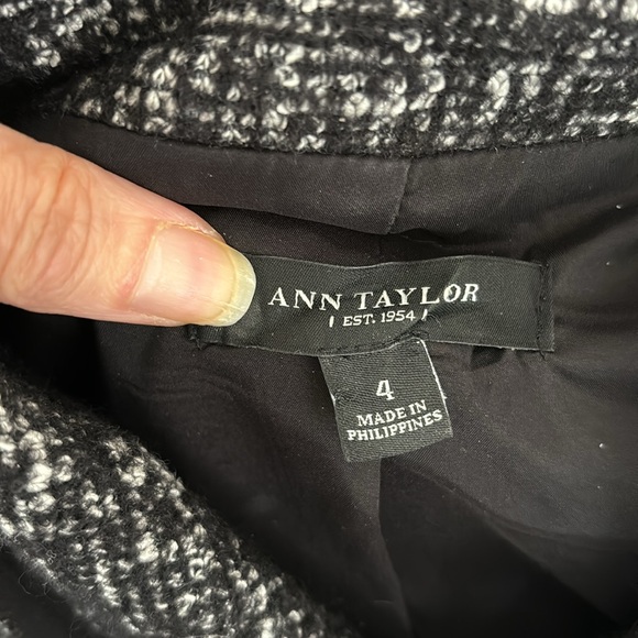 Ann Taylor Tweed Blazer size 4 - Picture 6 of 8